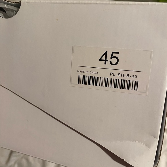 Peloton cycling shoes. NWT. Cleats and original box also included. Sz EU 45. - Picture 3 of 6